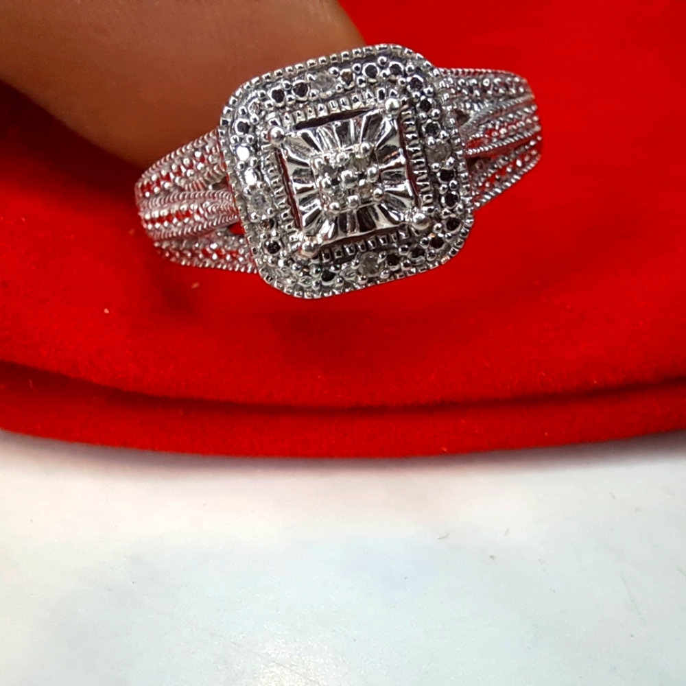 925 Sterling Silver And Diamond Ring
